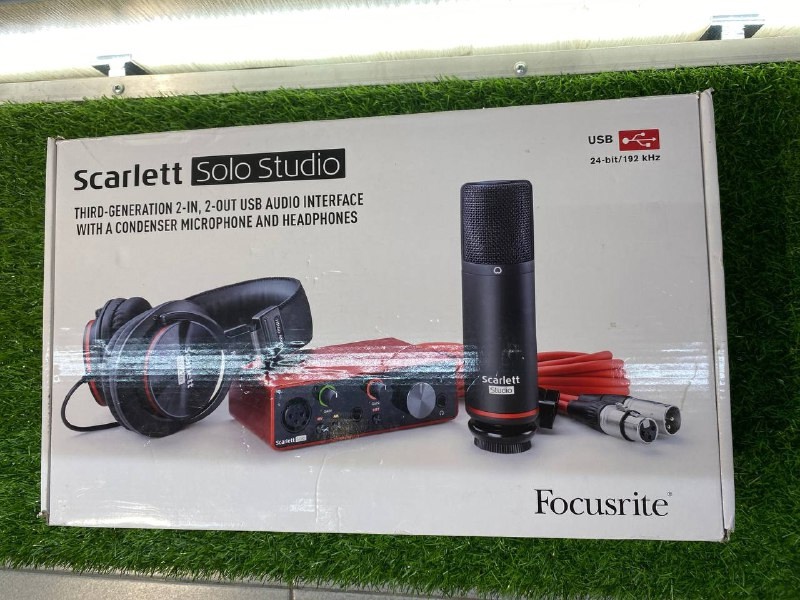 Студийный комплект Focusrite  Scarlett Solo 3rd Gen