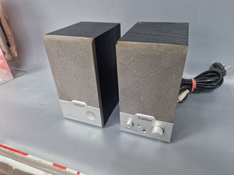 Колонки Колонки проводные Edifier R18