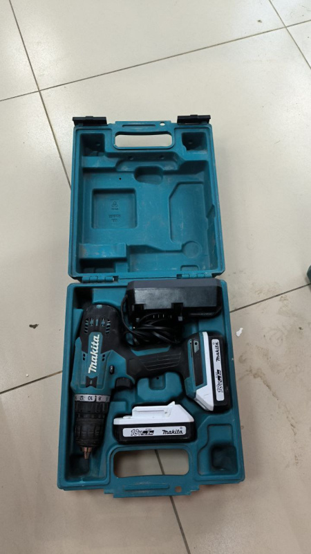 Шуруповерт Makita DF488DZ