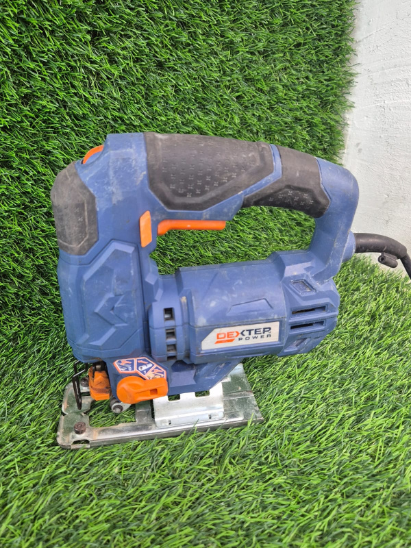 Электролобзик Dexter NC600JS