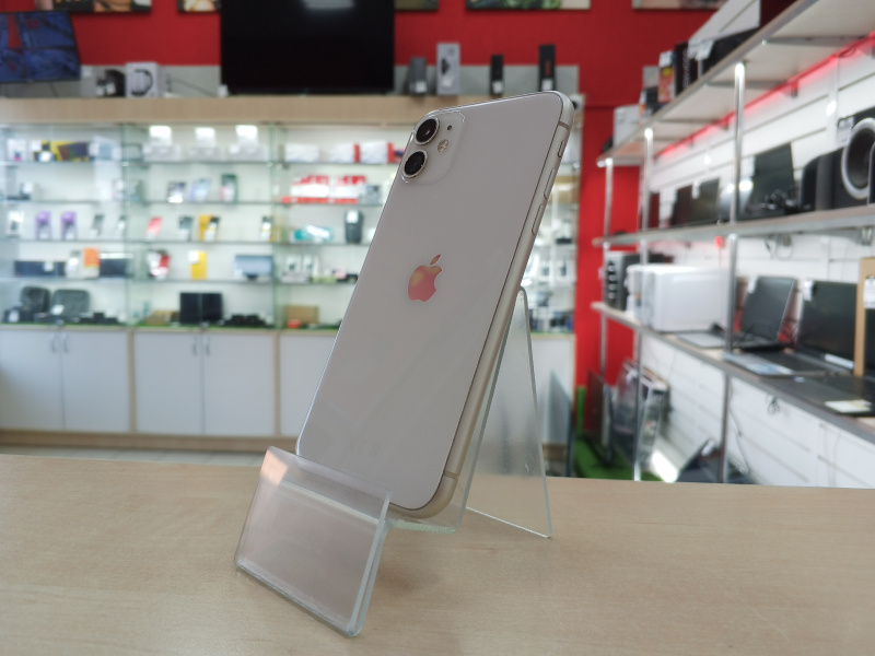 Мобильный телефон Apple iPhone 11
