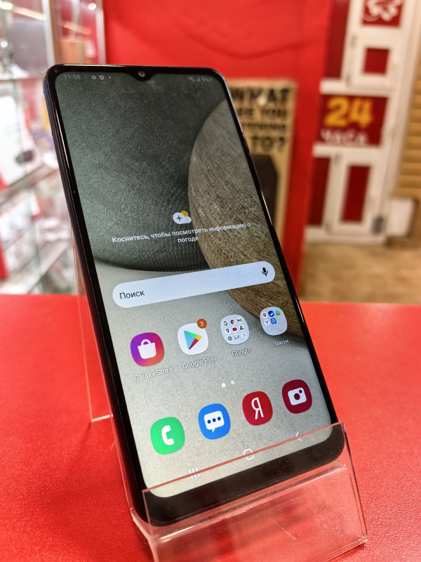 Мобильный телефон Samsung Galaxy A12