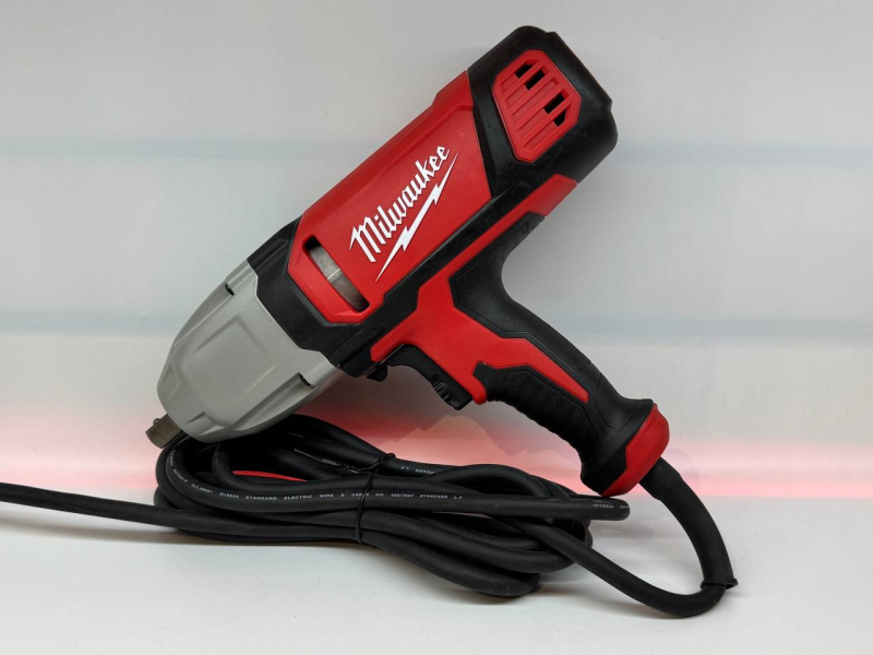 Гайковерт Milwaukee IPWE 400 R