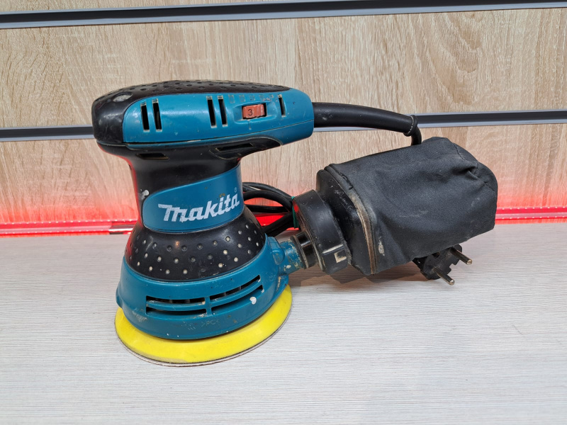 Шлифмашинка Makita B05031