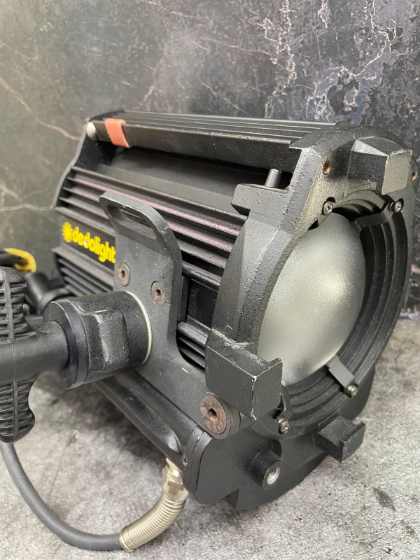 Студийный светильник  Dedolight 650