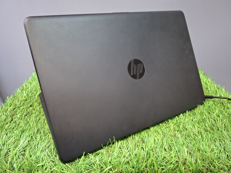 Ноутбук HP 15-bw551ur