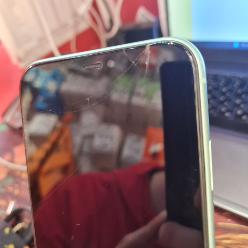 Мобильный телефон Apple iPhone 11