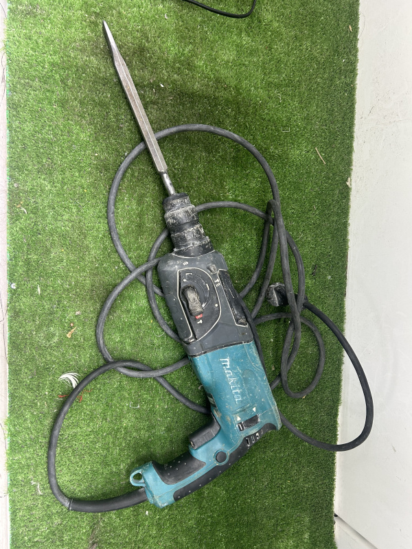 Перфоратор Makita hr2470