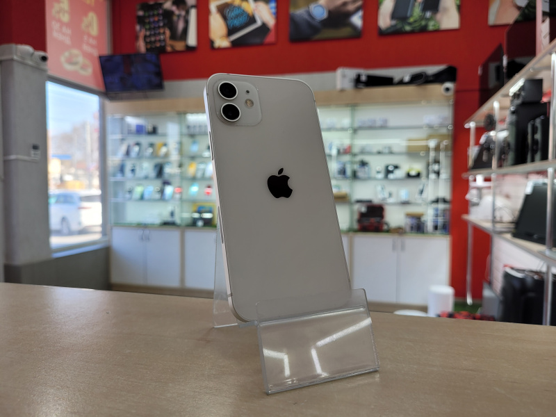 Мобильный телефон Apple iPhone 12