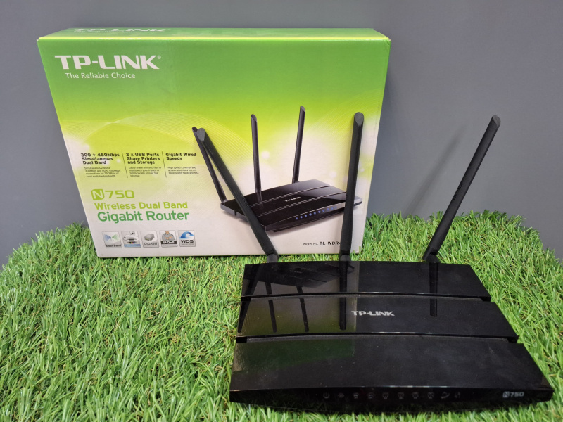 Роутер TP-Link TL-WDR4300