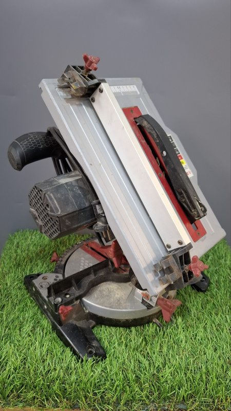 Торцовочная пила Зубр ЗПТК-210-1500