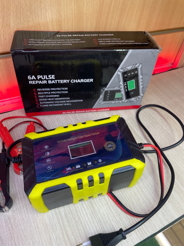 Зарядное устройства для автомобиля  12v