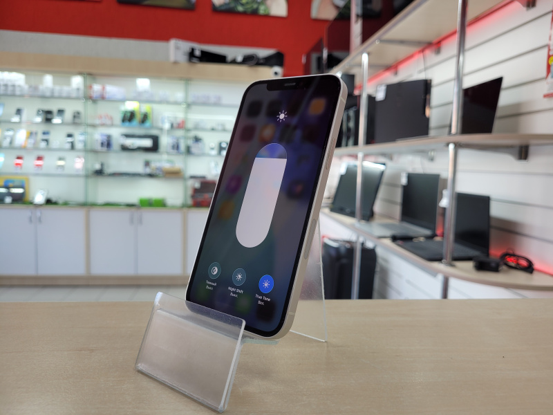 Мобильный телефон Apple iPhone 12