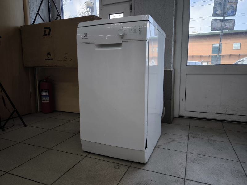Посудомоечная машина Electrolux White