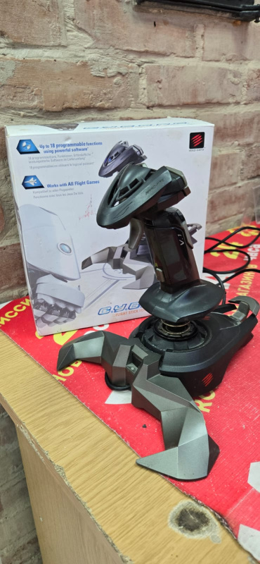 Джойстик  Mad Catz v1