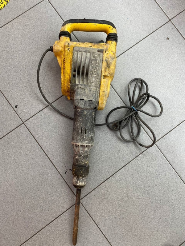 Отбойный молоток Dewalt D25901