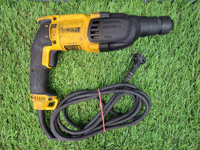 Перфоратор Dewalt D25133-KS