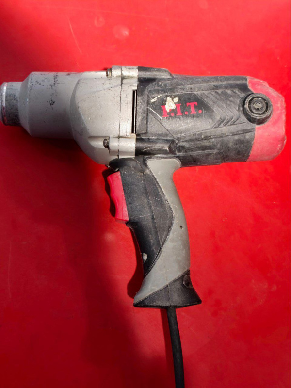 Гайковерт P.I.T. piw1100-c