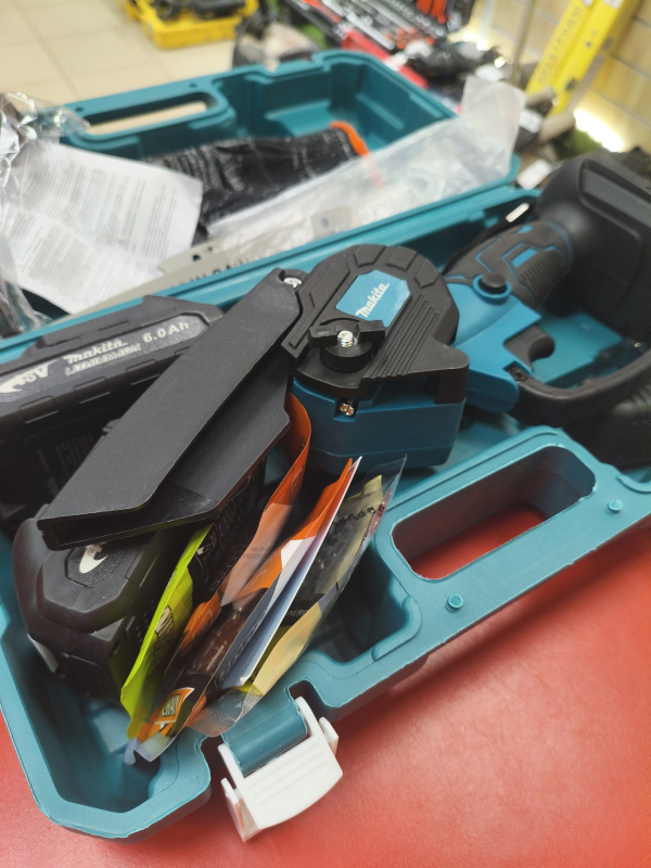 Цепная пила Makita аккумуляторная (реп) 6.0Ah